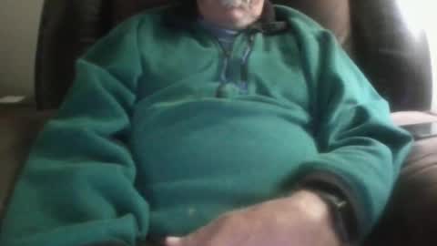 Snapshot of luv269er chatting on 12-19-25, 06:42 luv269er online show from 12-19-25, 06:42