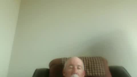 Snapshot of luv269er chatting on 12-19-25, 07:21 luv269er online show from 12-19-25, 07:21