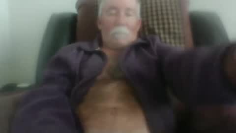 Snapshot of luv269er chatting on 01-05-26, 10:02 luv269er online show from 01-05-26, 10:02