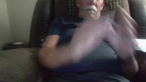 Snapshot of luv269er chatting on 04-10-26, 06:51 luv269er online show from 04-10-26, 06:51