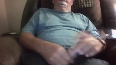 Snapshot of luv269er chatting on 04-13-26, 05:13 luv269er online show from 04-13-26, 05:13