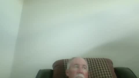Snapshot of luv269er chatting on 05-06-26, 08:58 luv269er online show from 05-06-26, 08:58