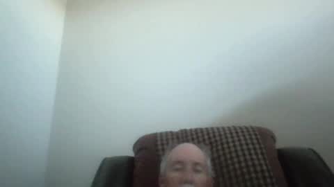 Snapshot of luv269er chatting on 05-13-26, 05:10 luv269er online show from 05-13-26, 05:10