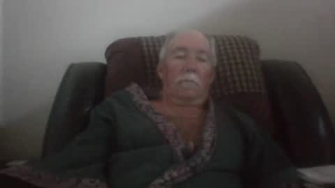 Snapshot of luv269er chatting on 05-26-26, 02:57 luv269er online show from 05-26-26, 02:57