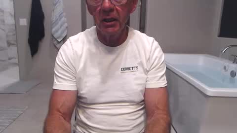 luv_missle online show from 04-25-26, 06:38