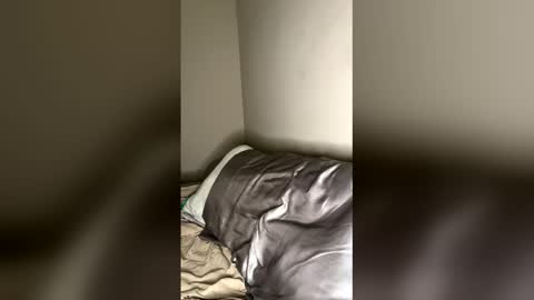 luvbug555 online show from 04-23-26, 07:16