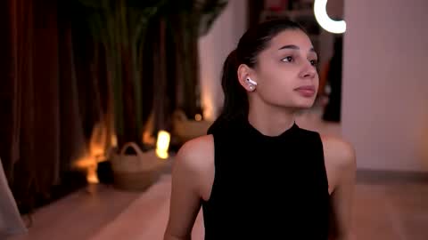 Snapshot of luvcaprice chatting on 02-09-26, 02:43 Caprice online show from 02-09-26, 02:43