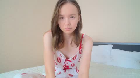 Snapshot of luvlivvvyy chatting on 07-27-26, 05:47 luvlivvvyy online show from 07-27-26, 05:47