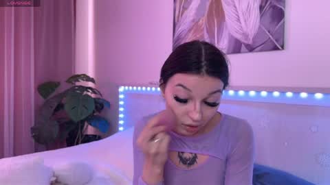 Veronica online show from 05-24-26, 10:31