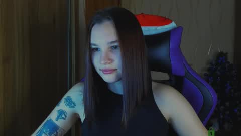 Snapshot of luvmeeow chatting on 12-19-24, 06:12 Ann online show from 12-19-24, 06:12