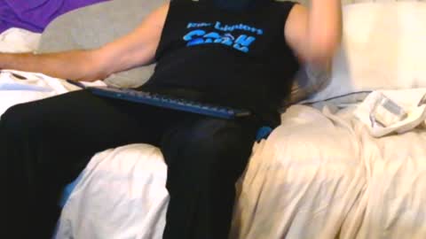 Snapshot of luvthecam2 chatting on 01-07-25, 03:57 M Jordan online show from 01-07-25, 03:57