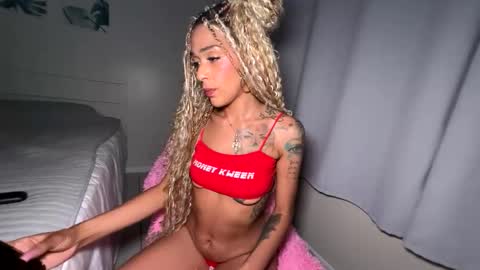 luvtoni424 online show from 06-11-26, 03:15
