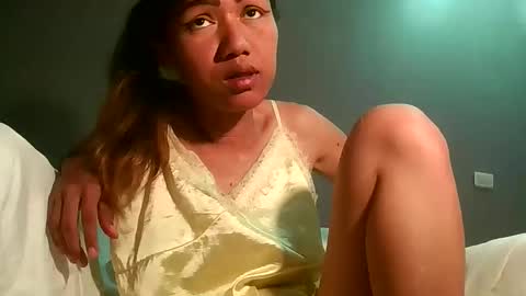 Bee Bee online show from 04-18-26, 07:01