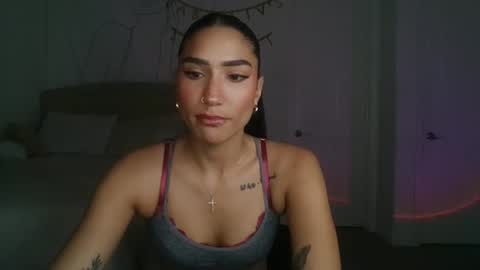 Snapshot of luvvvxliv chatting on 11-20-25, 12:22 Liv 3 online show from 11-20-25, 12:22