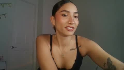 Snapshot of luvvvxliv chatting on 12-05-25, 12:19 Liv 3 online show from 12-05-25, 12:19