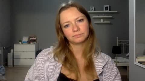 Millie online show from 12-22-25, 11:02