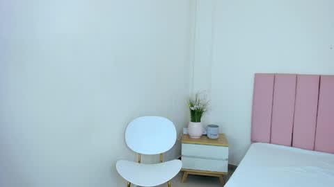 Snapshot of lux_noxentia chatting on 05-04-26, 08:27 Luz online show from 05-04-26, 08:27