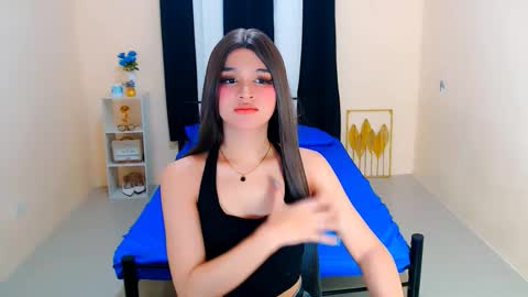 Snapshot of lux_white chatting on 10-10-25, 12:53 queen lux online show from 10-10-25, 12:53