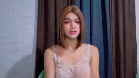 queen lux online show from 03-09-26, 02:10