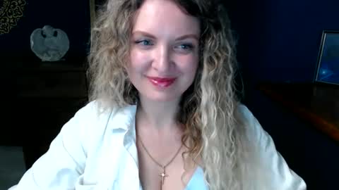 Snapshot of luxdonna chatting on 06-08-26, 06:36 Donna online show from 06-08-26, 06:36