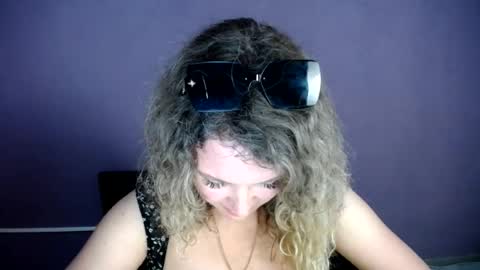 Snapshot of luxdonna chatting on 06-22-26, 01:52 Donna online show from 06-22-26, 01:52