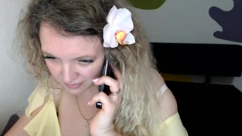 Snapshot of luxdonna chatting on 06-29-26, 02:17 Donna online show from 06-29-26, 02:17
