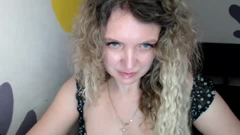 Snapshot of luxdonna chatting on 07-01-26, 03:56 Donna online show from 07-01-26, 03:56