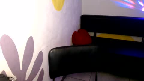 Snapshot of luxdonna chatting on 07-22-26, 09:50 Donna online show from 07-22-26, 09:50