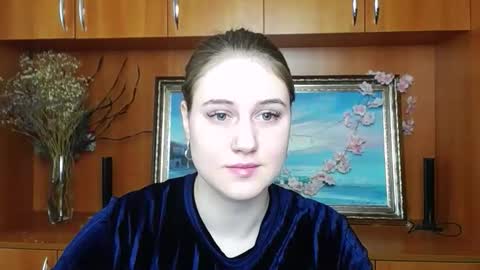 Snapshot of luxevenus chatting on 03-31-26, 12:27 Vivienne online show from 03-31-26, 12:27