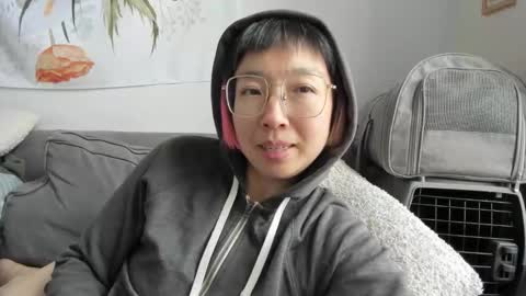 Snapshot of luxgray chatting on 12-21-25, 05:42 LuxGray online show from 12-21-25, 05:42