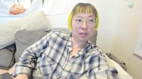 Snapshot of luxgray chatting on 02-23-26, 11:24 LuxGray online show from 02-23-26, 11:24