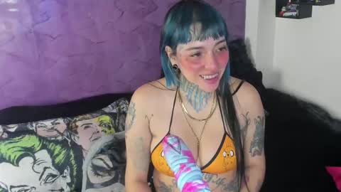 Luxifer  online show from 11-21-25, 01:04