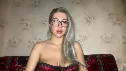 Snapshot of luxsonyastar chatting on 11-23-25, 01:22 LuxSonyaStar online show from 11-23-25, 01:22