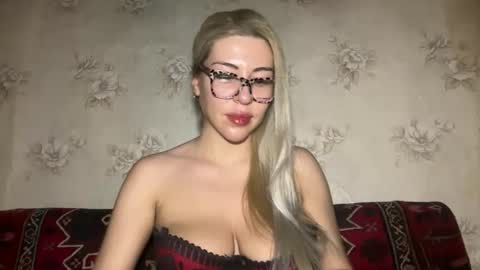 Snapshot of luxsonyastar chatting on 11-30-25, 08:46 LuxSonyaStar online show from 11-30-25, 08:46