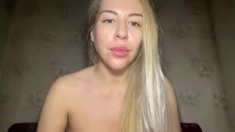 Snapshot of luxsonyastar chatting on 12-13-25, 09:31 LuxSonyaStar online show from 12-13-25, 09:31