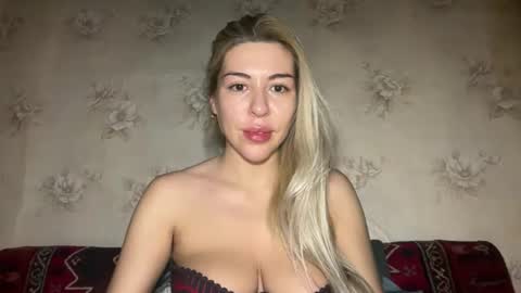 Snapshot of luxsonyastar chatting on 12-15-25, 12:53 LuxSonyaStar online show from 12-15-25, 12:53