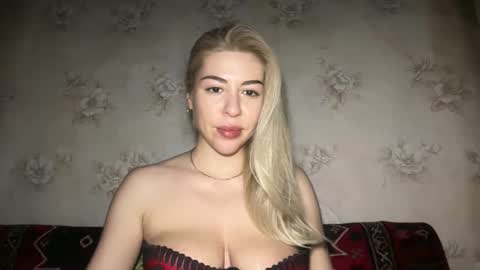 LuxSonyaStar online show from 04-22-26, 01:12