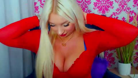 Luxuriaa online show from 01-15-25, 08:48