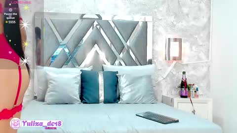 Snapshot of luxury_woman_ chatting on 02-14-25, 07:44 online show from 02-14-25, 07:44