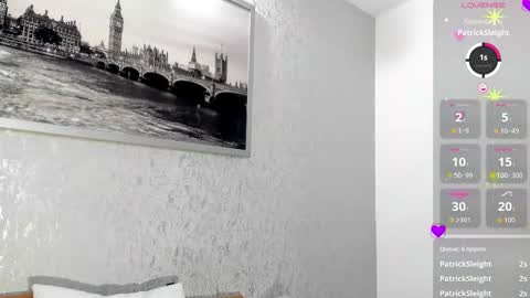 Snapshot of luxury_woman_ chatting on 11-11-25, 04:12 online show from 11-11-25, 04:12