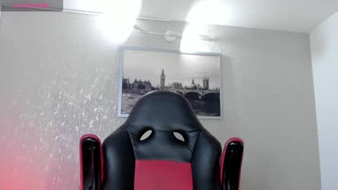 Snapshot of luxury_woman_ chatting on 11-12-25, 02:56 online show from 11-12-25, 02:56