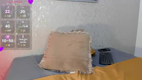 Snapshot of luxury_woman_ chatting on 11-26-25, 04:57 online show from 11-26-25, 04:57