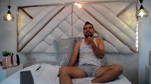 Lesly And Arnold online show from 01-25-25, 04:13