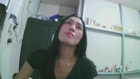 Snapshot of luxy27 chatting on 09-20-25, 12:39 nikke online show from 09-20-25, 12:39