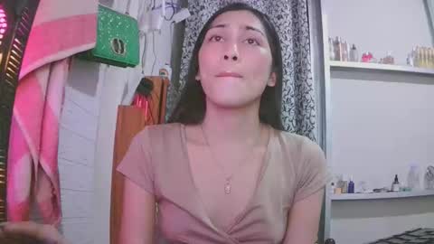 Snapshot of luxy27 chatting on 10-26-25, 01:50 nikke online show from 10-26-25, 01:50
