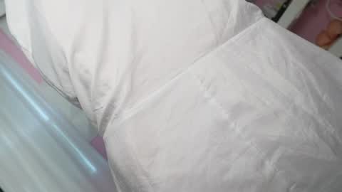 Snapshot of luz_celeste_ chatting on 05-05-26, 10:51 Luz online show from 05-05-26, 10:51