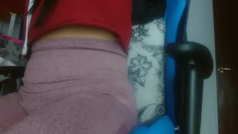 Snapshot of luzzy_cam chatting on 04-26-26, 09:12 luzzy I hope your visit and that we manage to get very hot online show from 04-26-26, 09:12
