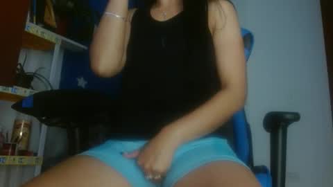 Snapshot of luzzy_cam chatting on 05-06-26, 10:37 luzzy I hope your visit and that we manage to get very hot online show from 05-06-26, 10:37