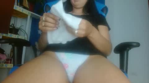 Snapshot of luzzy_cam chatting on 05-07-26, 10:26 luzzy I hope your visit and that we manage to get very hot online show from 05-07-26, 10:26
