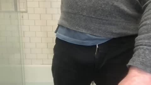 lvguynextdoor440656 online show from 03-12-26, 10:16